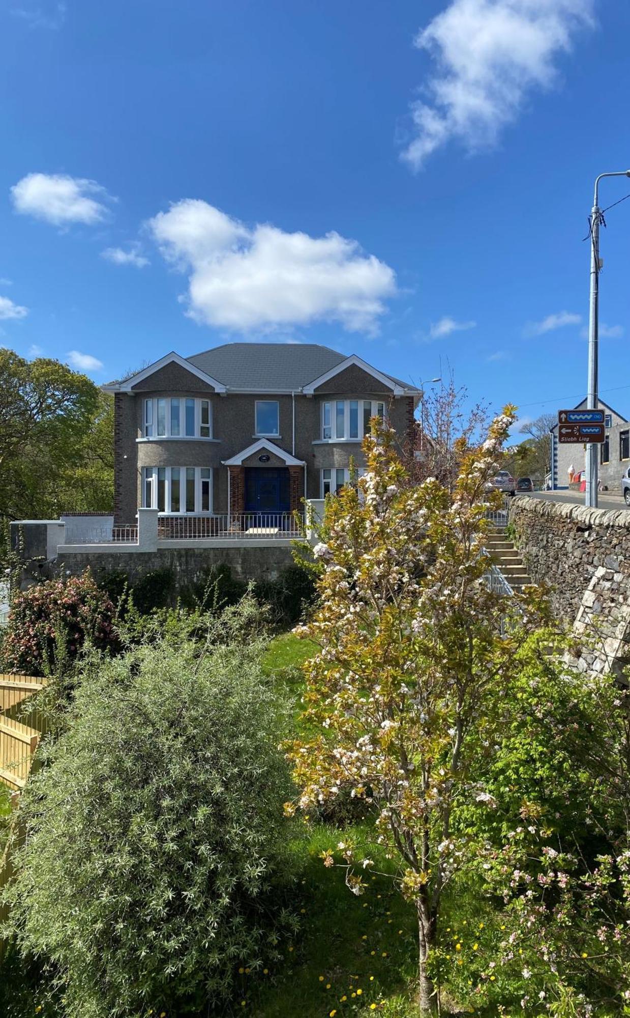 Carrick Gate Hotel Exterior photo